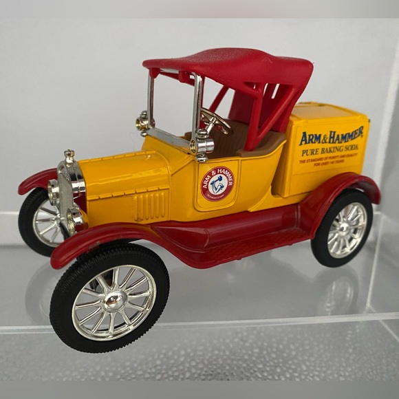 Arm & Hammer Other - “Arm & Hammer” Vintage 1918 Ford Runabout Car Bank